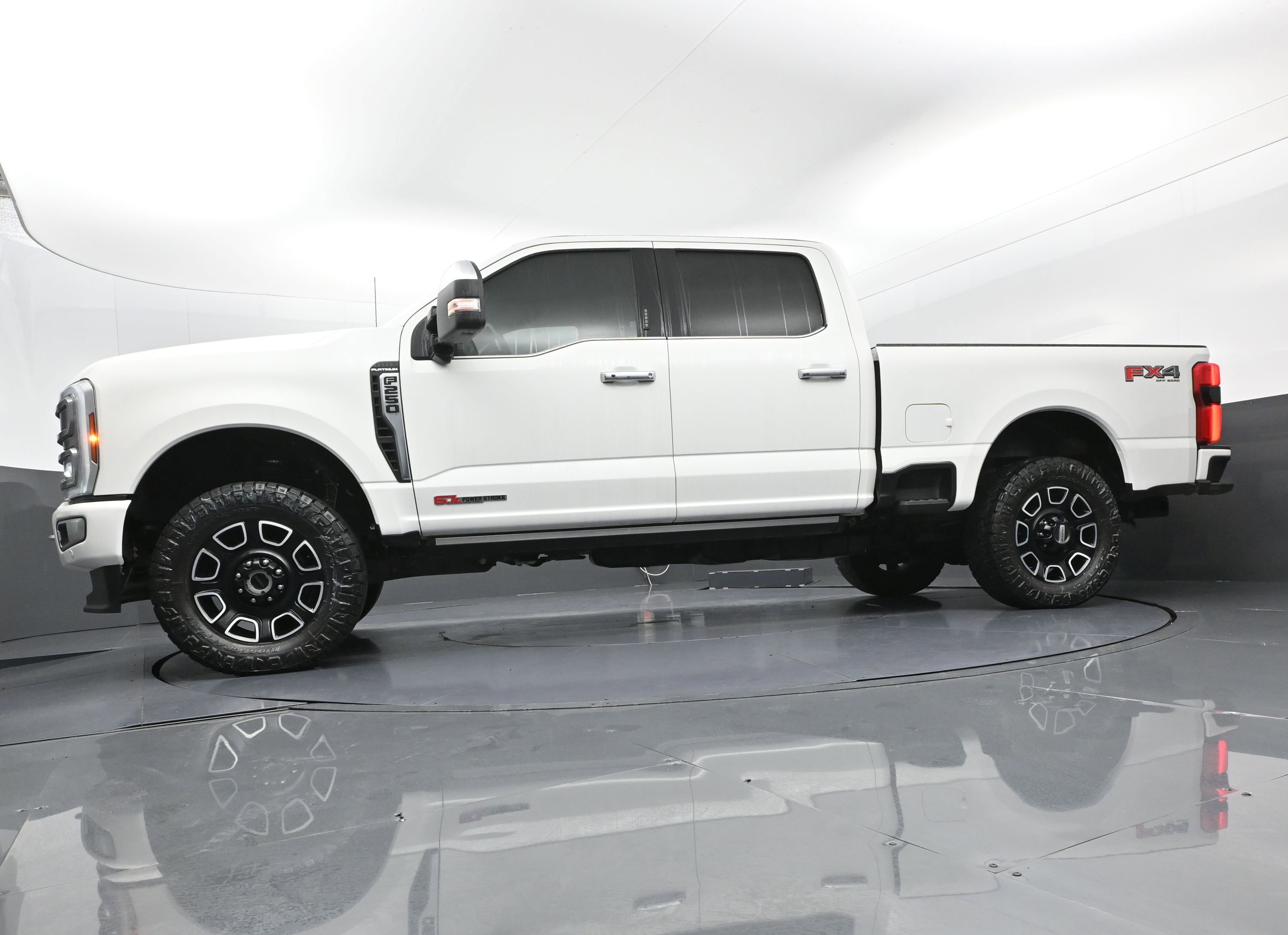 Used 2024 Ford F250 Platinum image 33