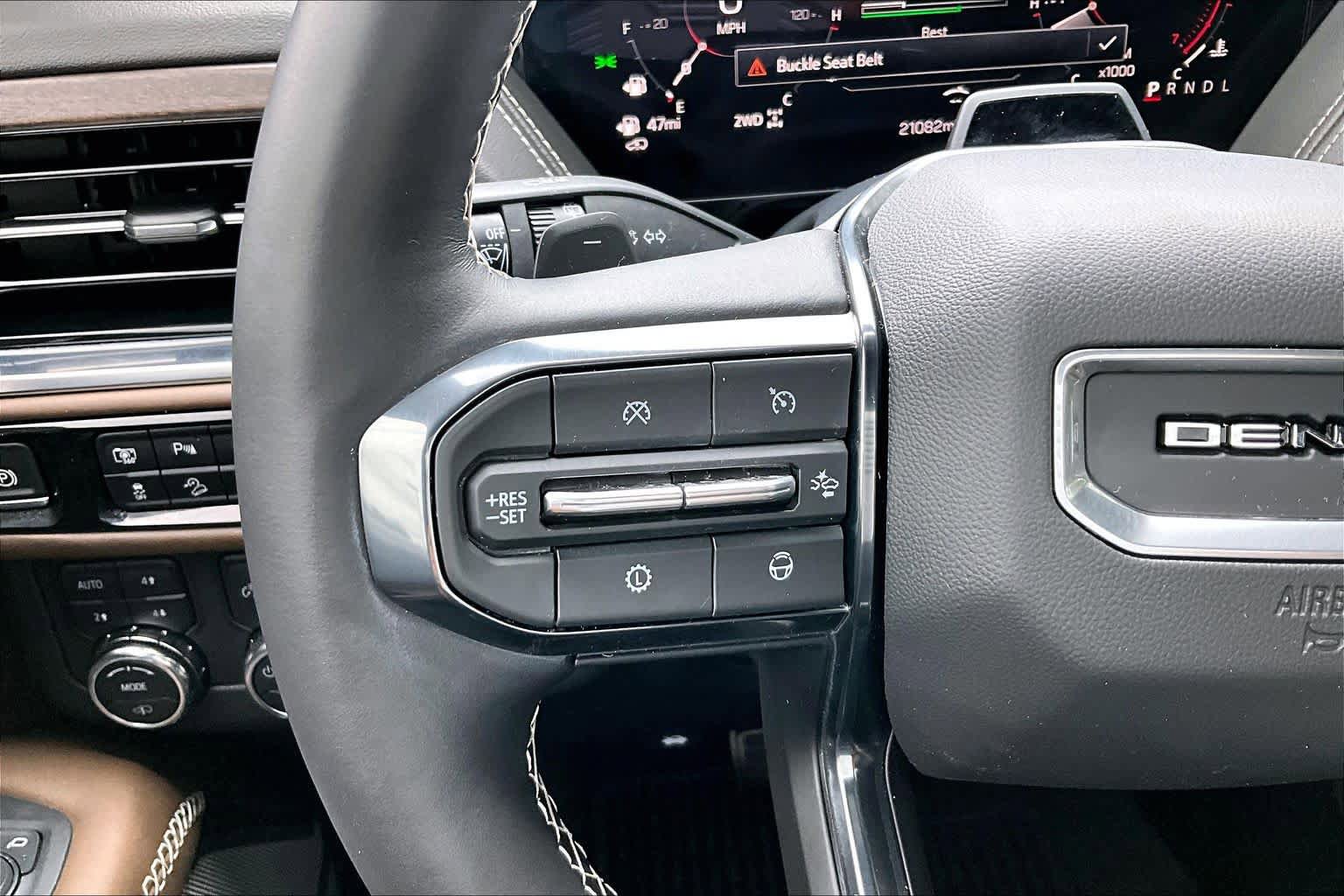 Used 2025 GMC Yukon Denali Ultimate AWD/4WD image 22