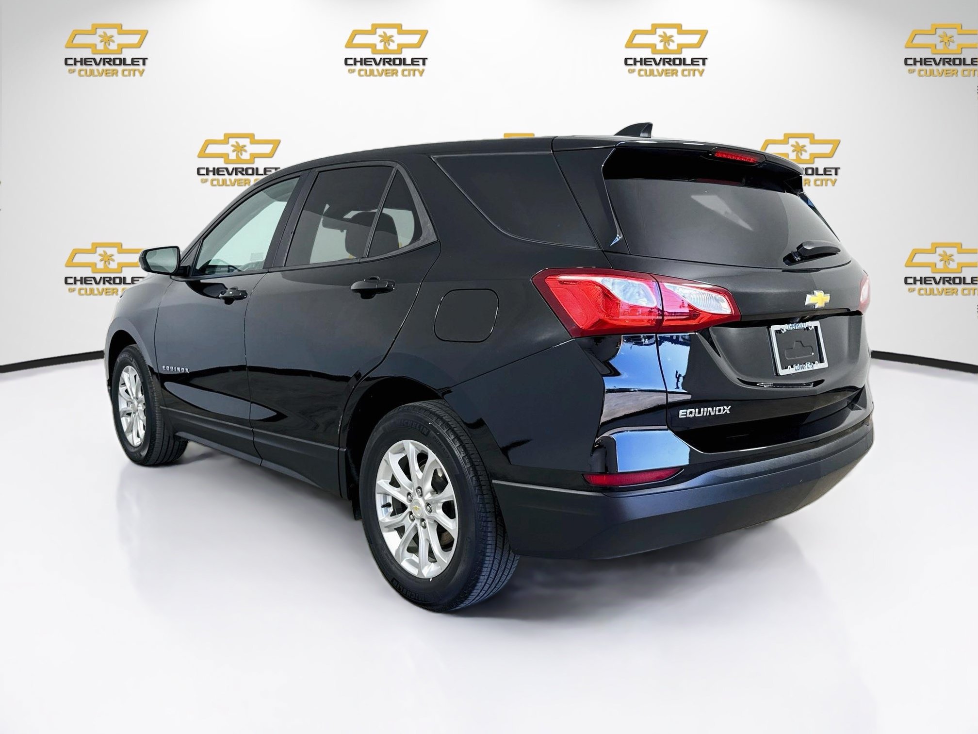 Used 2020 Chevrolet Equinox LS w/ LS Convenience Package FWD image 6