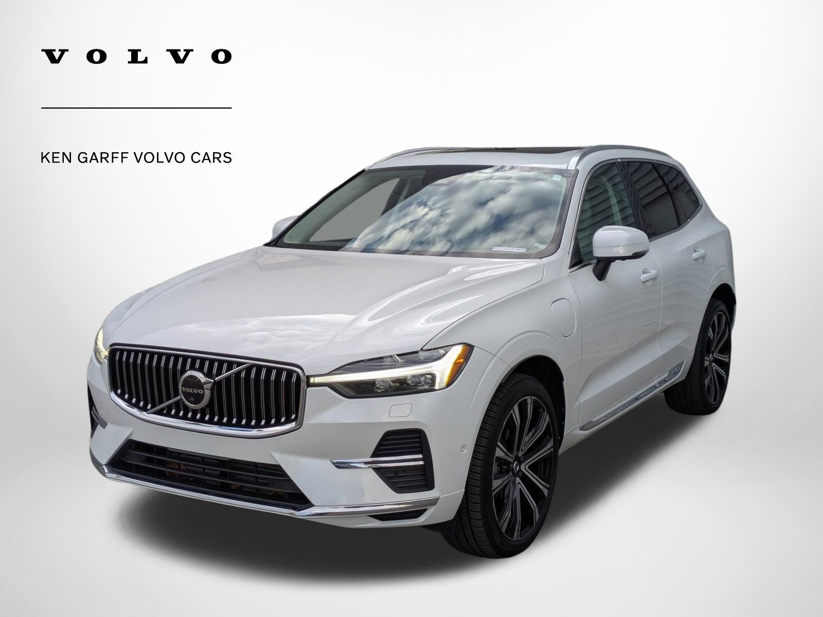 Used 2023 Volvo XC60 T8 Ultimate w/ Climate Package image 8