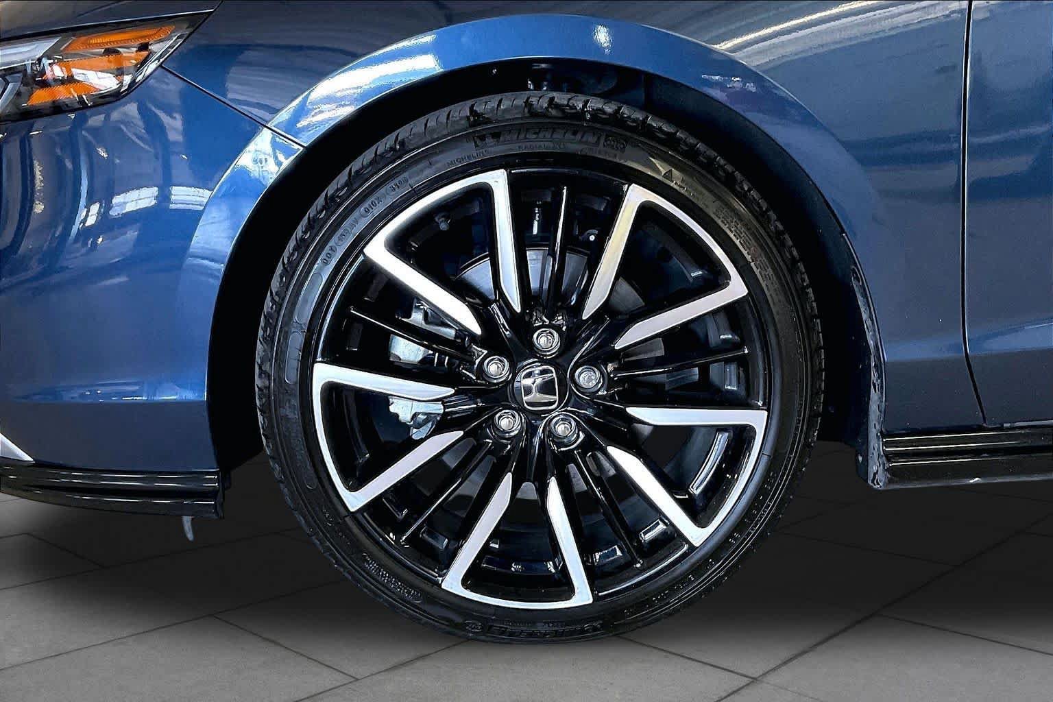 Used 2024 Honda Accord Touring image 10