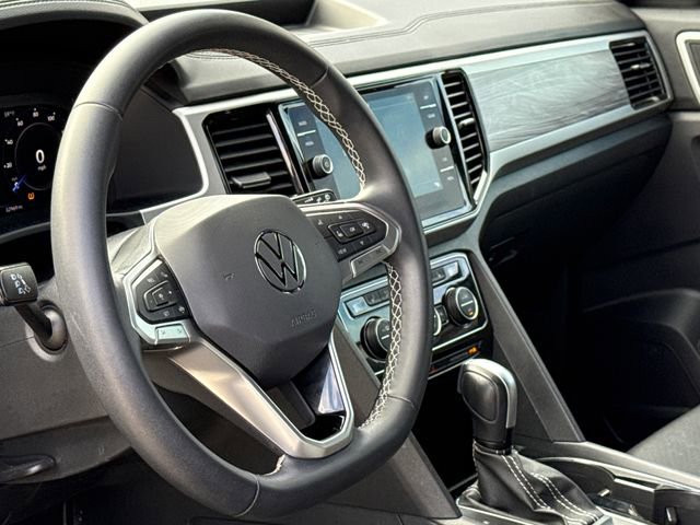 Used 2023 Volkswagen Atlas Cross Sport SE w/ Panoramic Sunroof Package FWD image 17