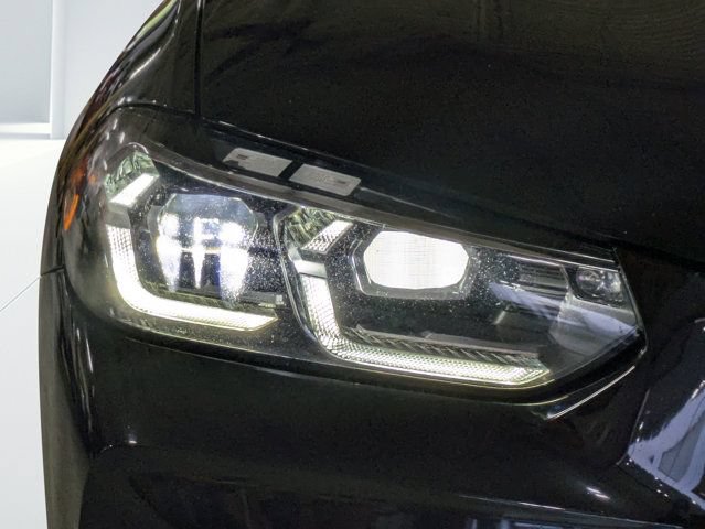 Used 2022 BMW X4 xDrive30i w/ Parking Assistance Package AWD/4WD image 9