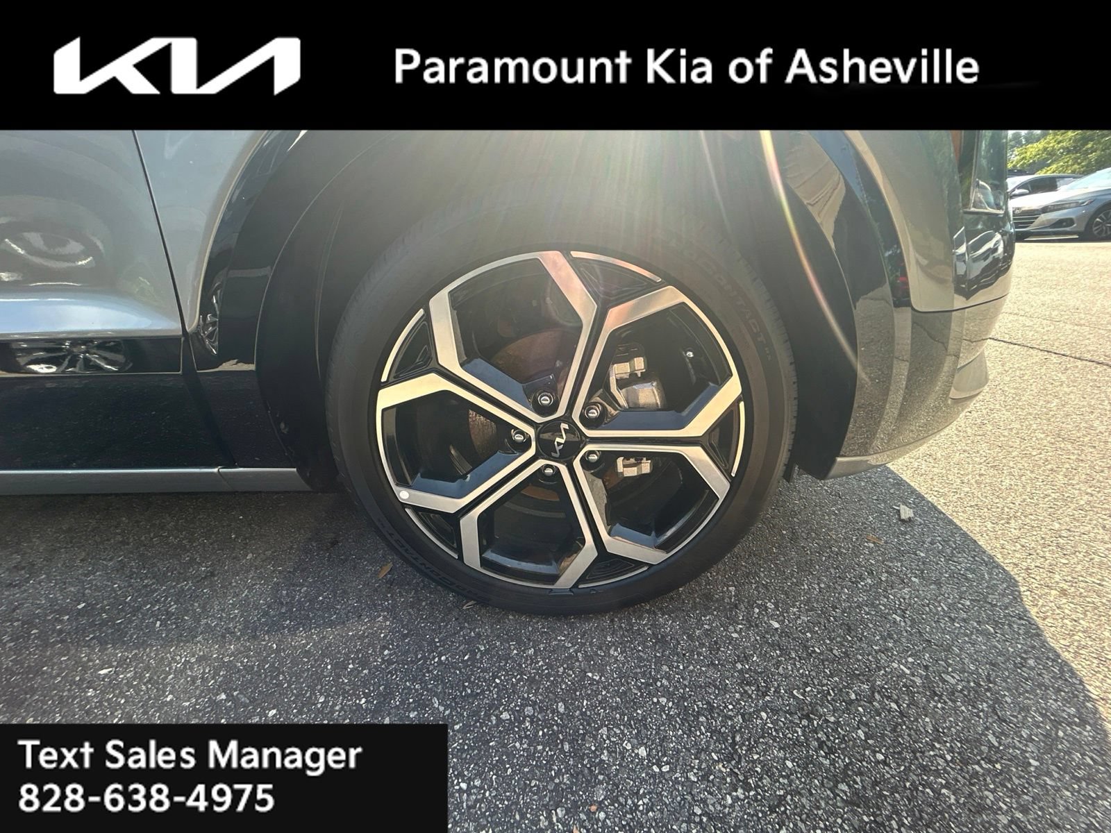 Certified 2025 Kia Niro EX Touring FWD image 3
