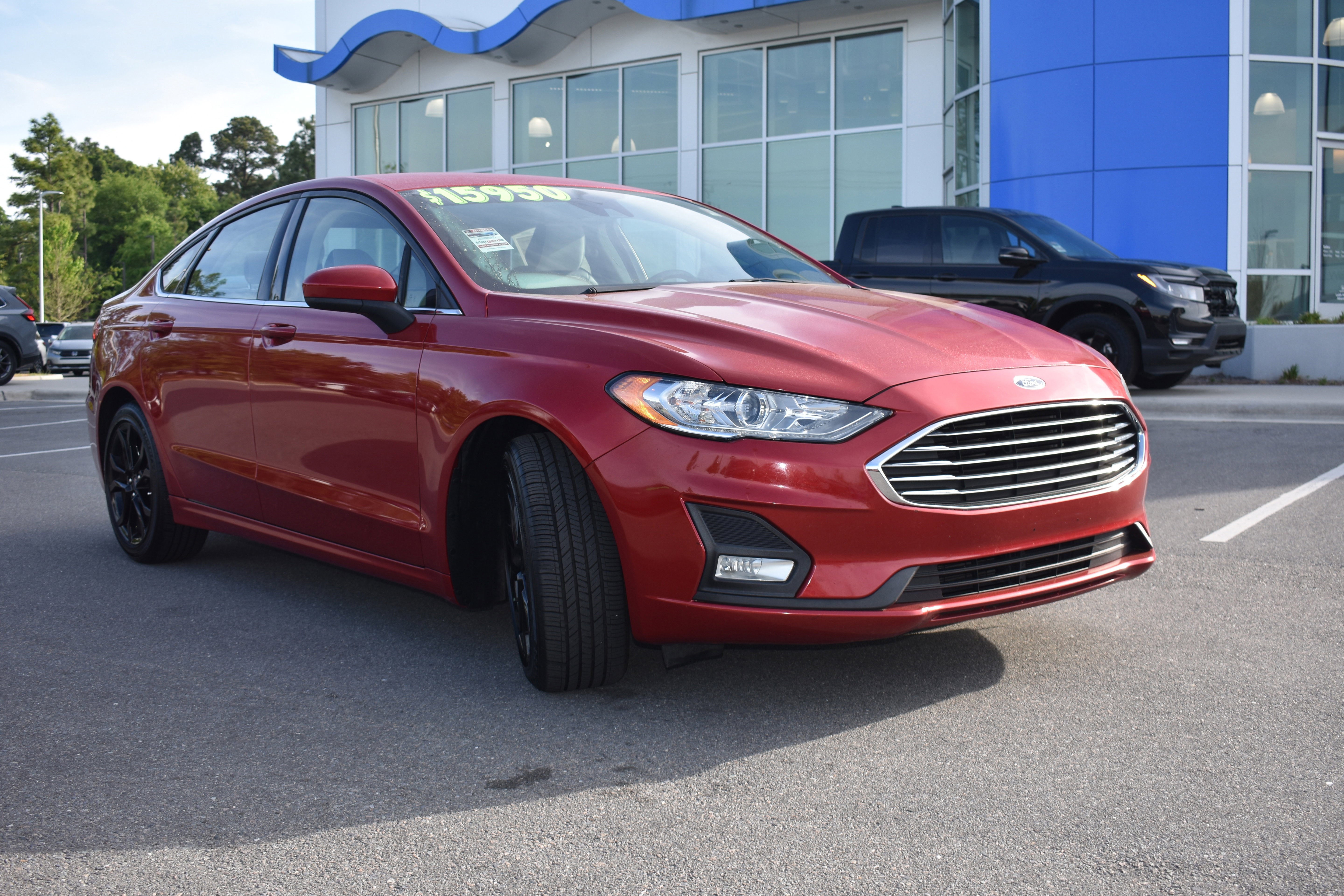 Used 2020 Ford Fusion SE w/ Equipment Group 151A image 3