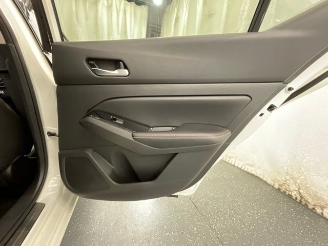 Used 2023 Nissan Altima 2.0 SR FWD image 24