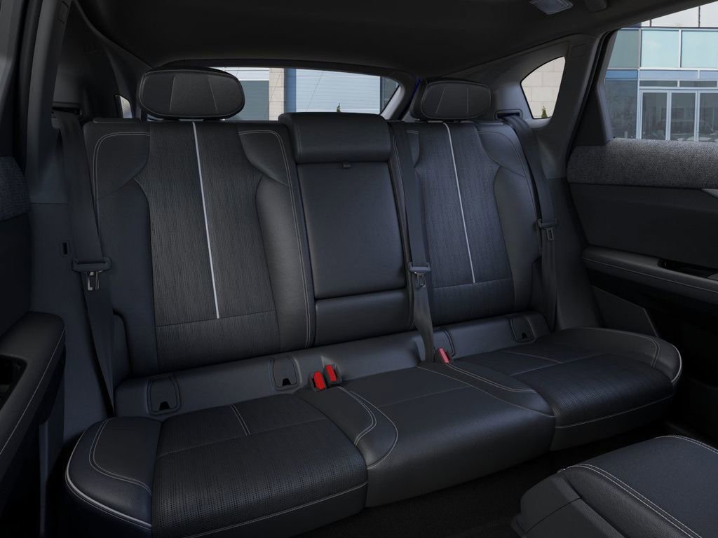 New 2025 Cadillac Optiq Luxury 2 w/ LPO, ONYX Package image 17