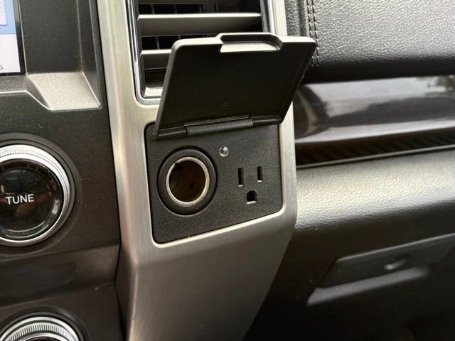 Used 2017 Ford F150 Platinum w/ Equipment Group 701A Luxury AWD/4WD image 18