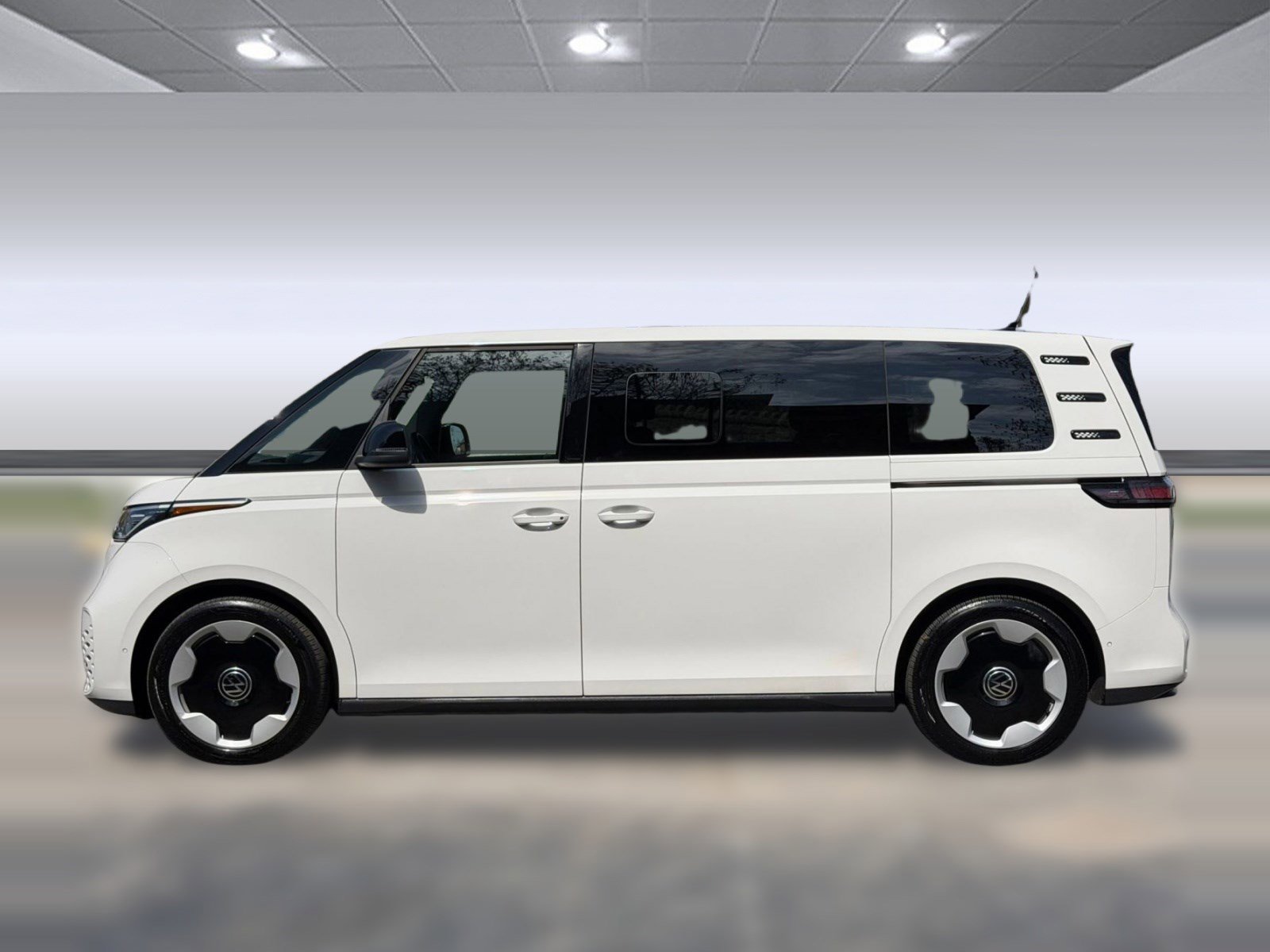 Used 2025 Volkswagen ID. Buzz Pro S RWD image 2