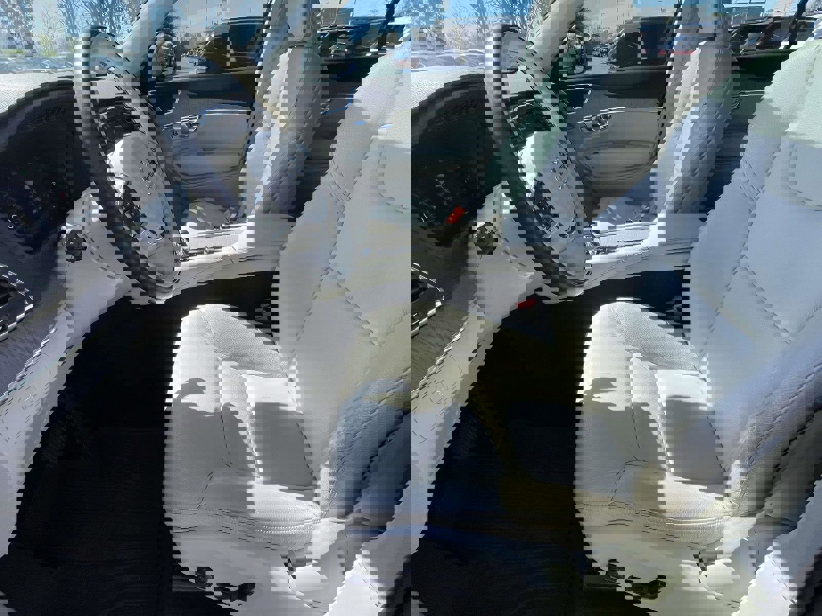 Used 2023 Volvo XC90 B6 Core w/ Protection Package Premier image 16