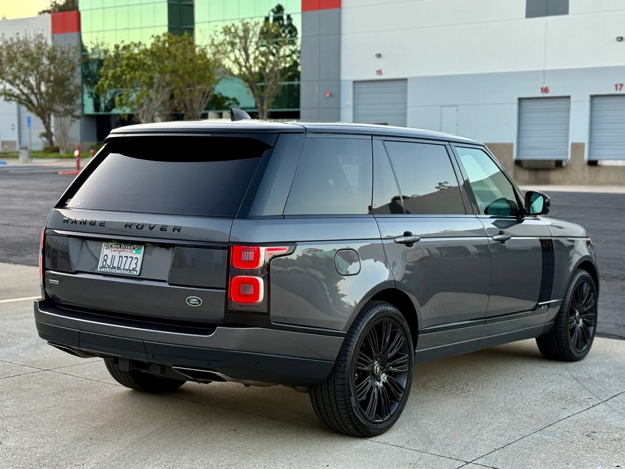 Used 2019 Land Rover Range Rover Long Wheelbase Supercharged AWD/4WD image 22
