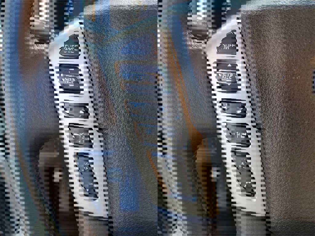 Used 2020 Nissan Titan SL w/ Moonroof Package image 12