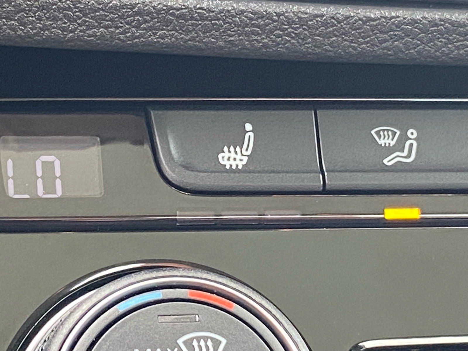 Certified 2023 Volkswagen Jetta SE FWD image 17