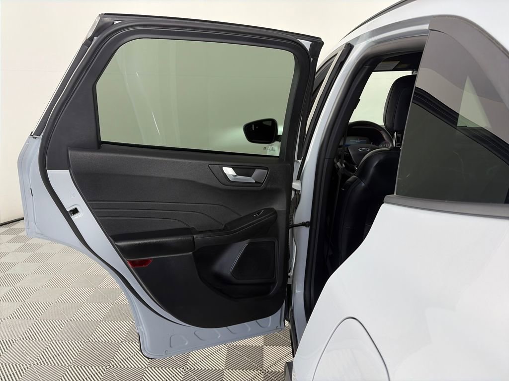 Certified 2025 Ford Escape ST-Line Select image 12