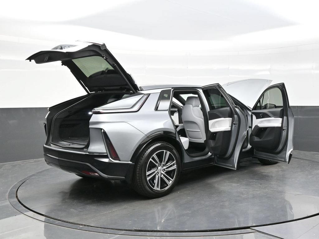 Certified 2024 Cadillac Lyriq Luxury AWD/4WD image 45
