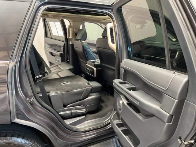 Used 2024 Ford Expedition XLT AWD/4WD image 26