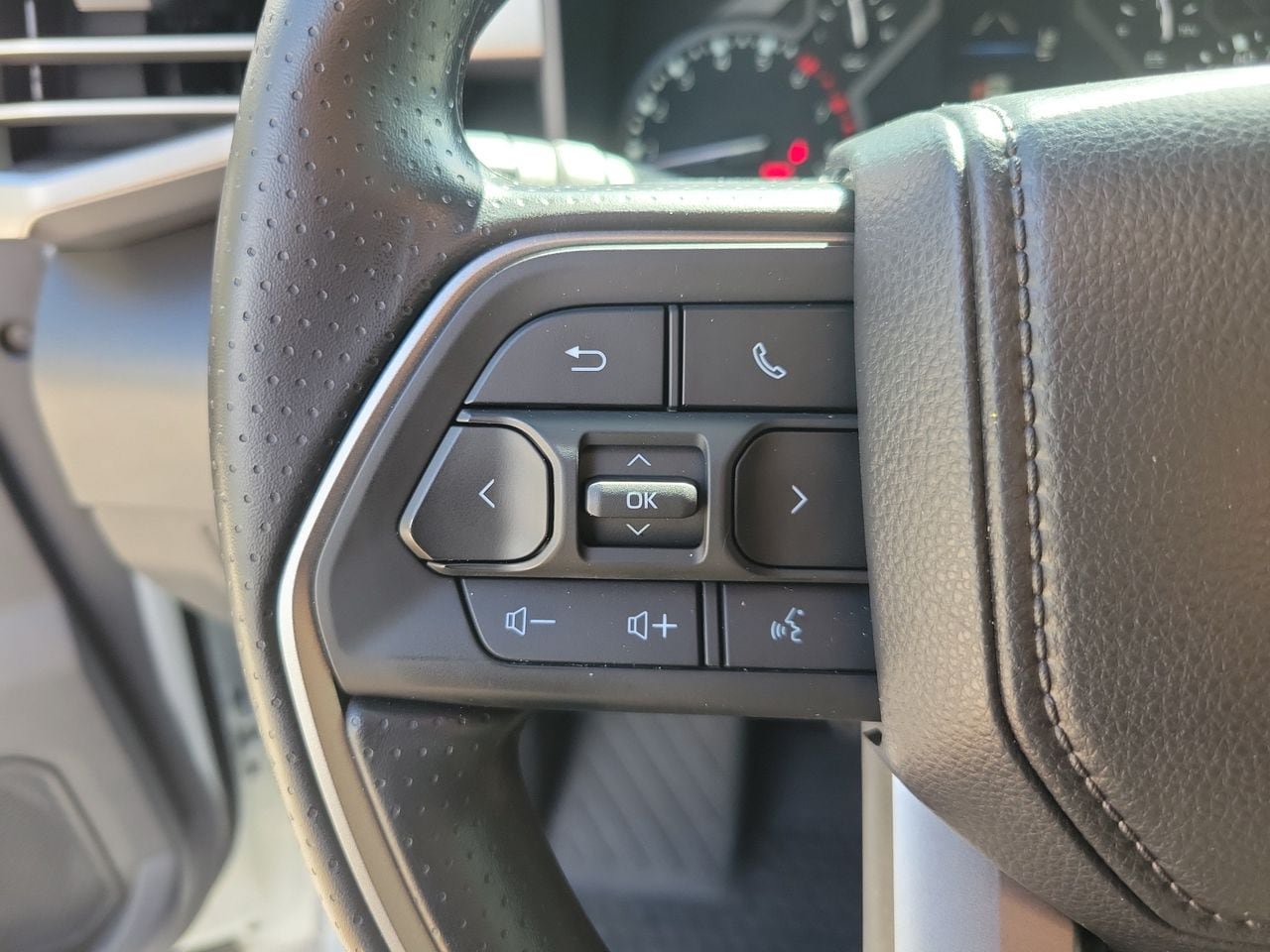Used 2026 Toyota Tundra SR5 w/ SR5 Convenience Package AWD/4WD image 19