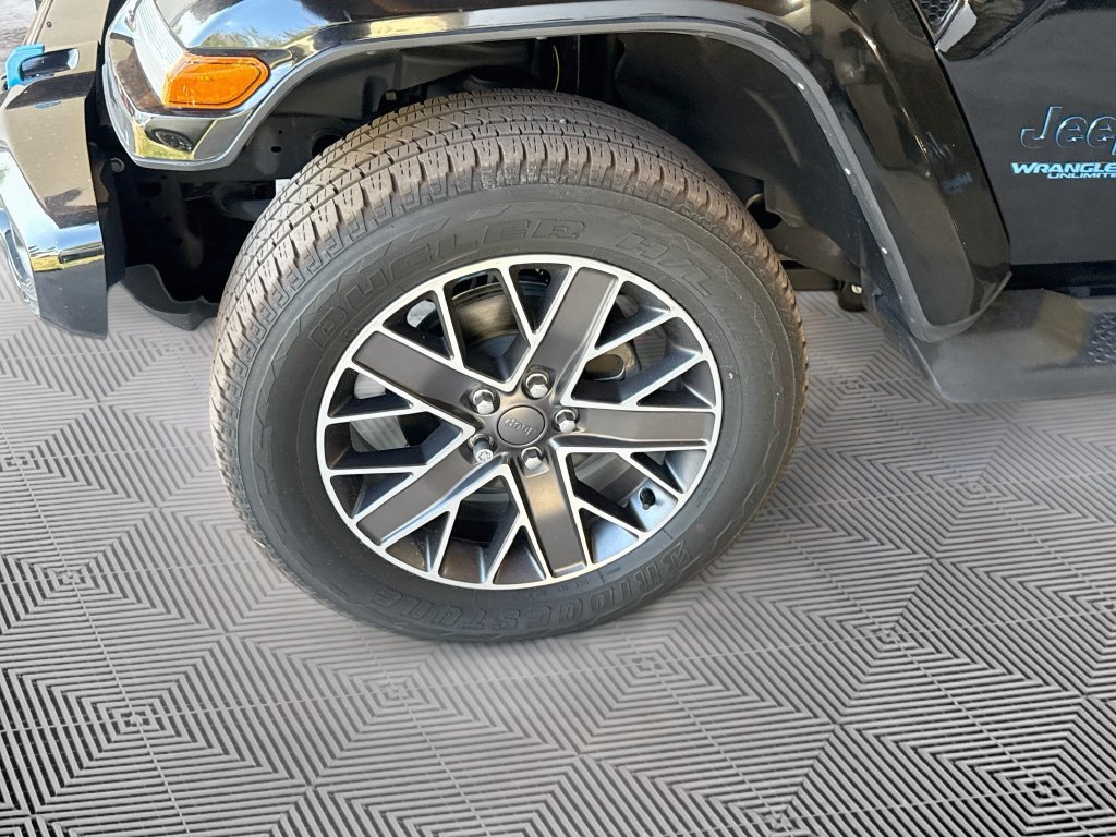 Certified 2022 Jeep Wrangler Unlimited Sahara AWD/4WD image 31