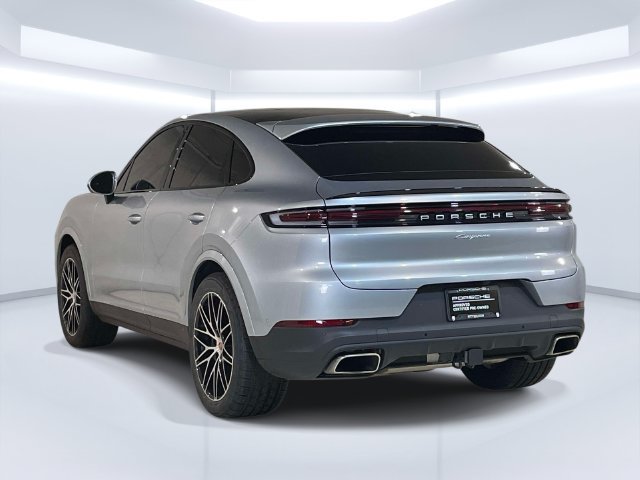 Certified 2025 Porsche Cayenne Coupe AWD/4WD image 3