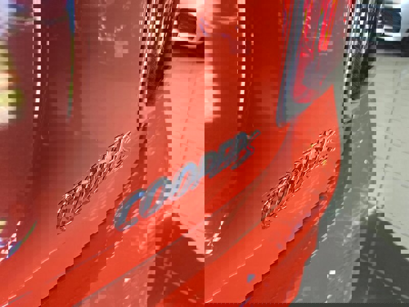 Used 2019 MINI Cooper S w/ Signature Upholstery Package image 31