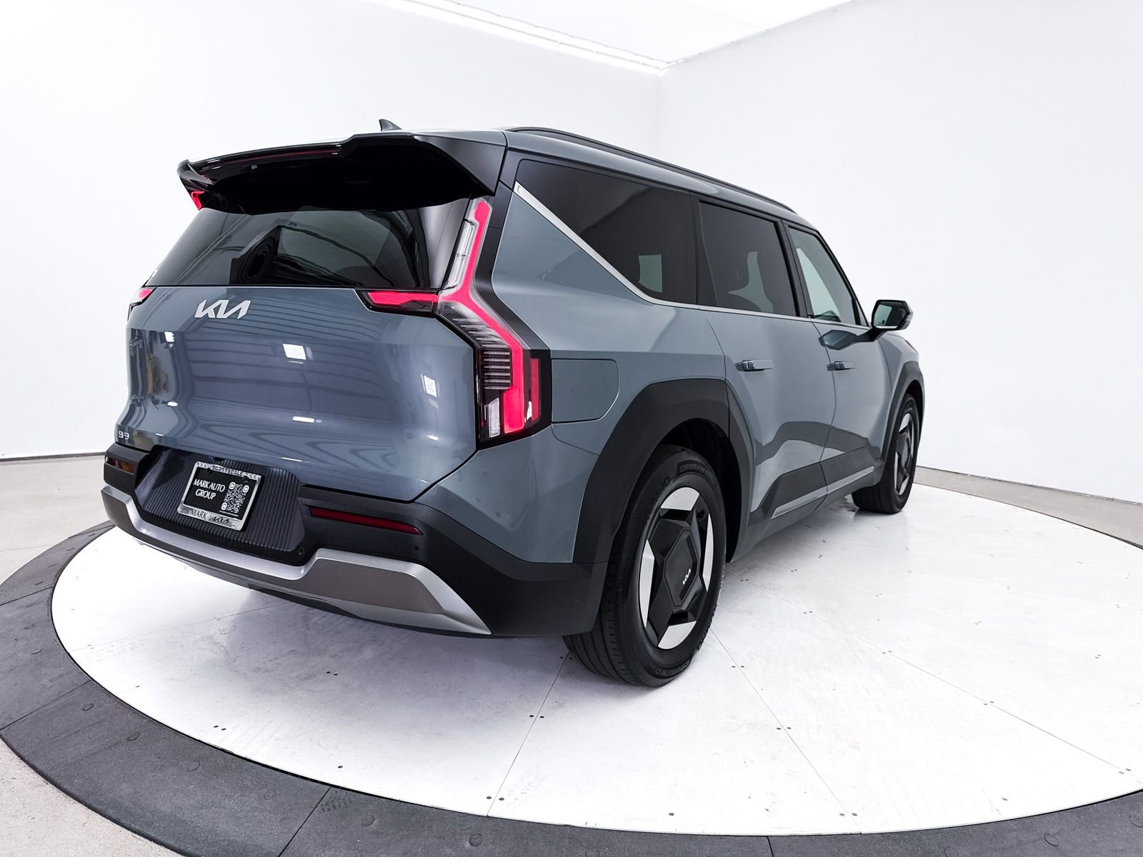 Used 2024 Kia EV9 Wind image 20