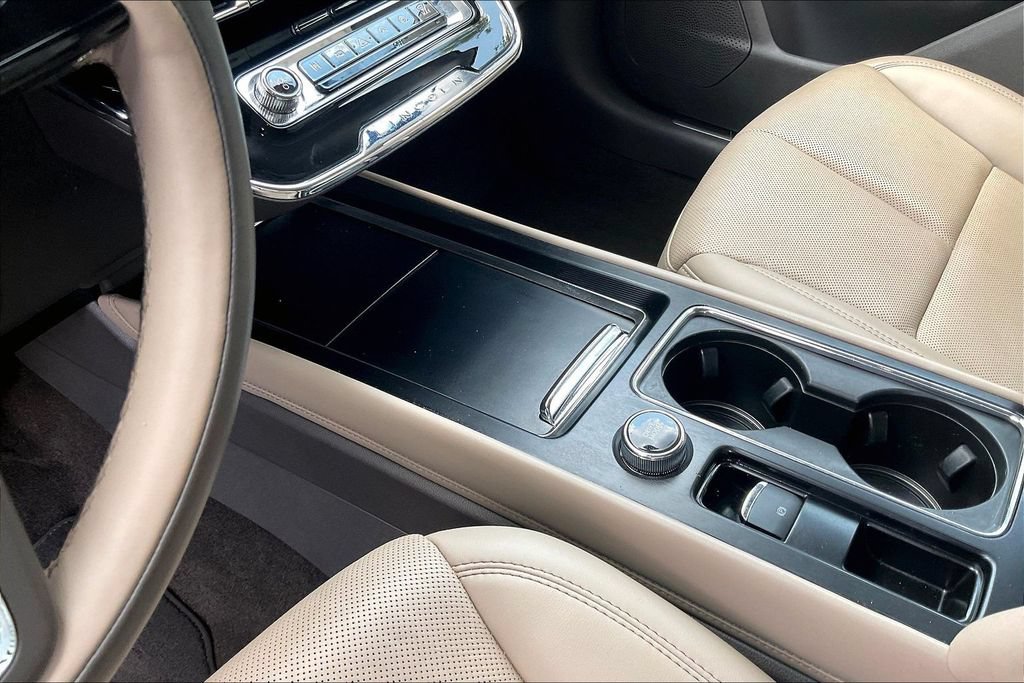 Certified 2023 Lincoln Corsair Reserve FWD image 19