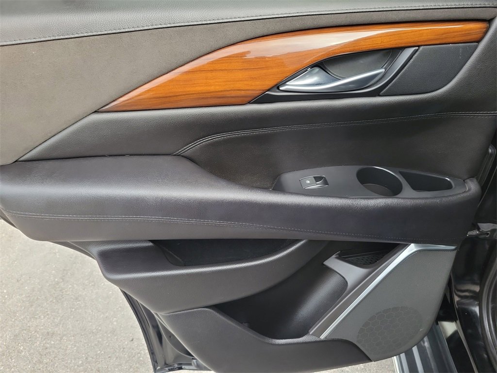 Used 2018 Cadillac Escalade Luxury image 11