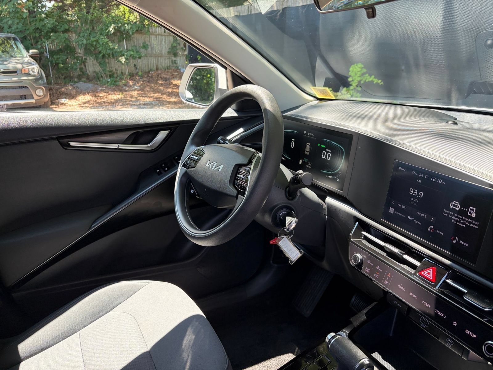 Used 2026 Kia Niro LX FWD image 32