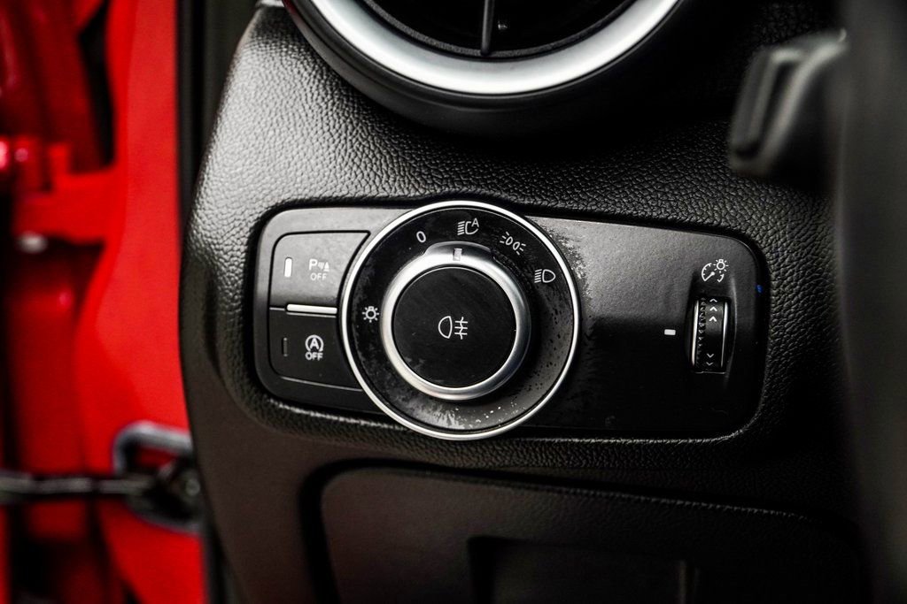 Used 2023 Alfa Romeo Giulia Veloce image 31