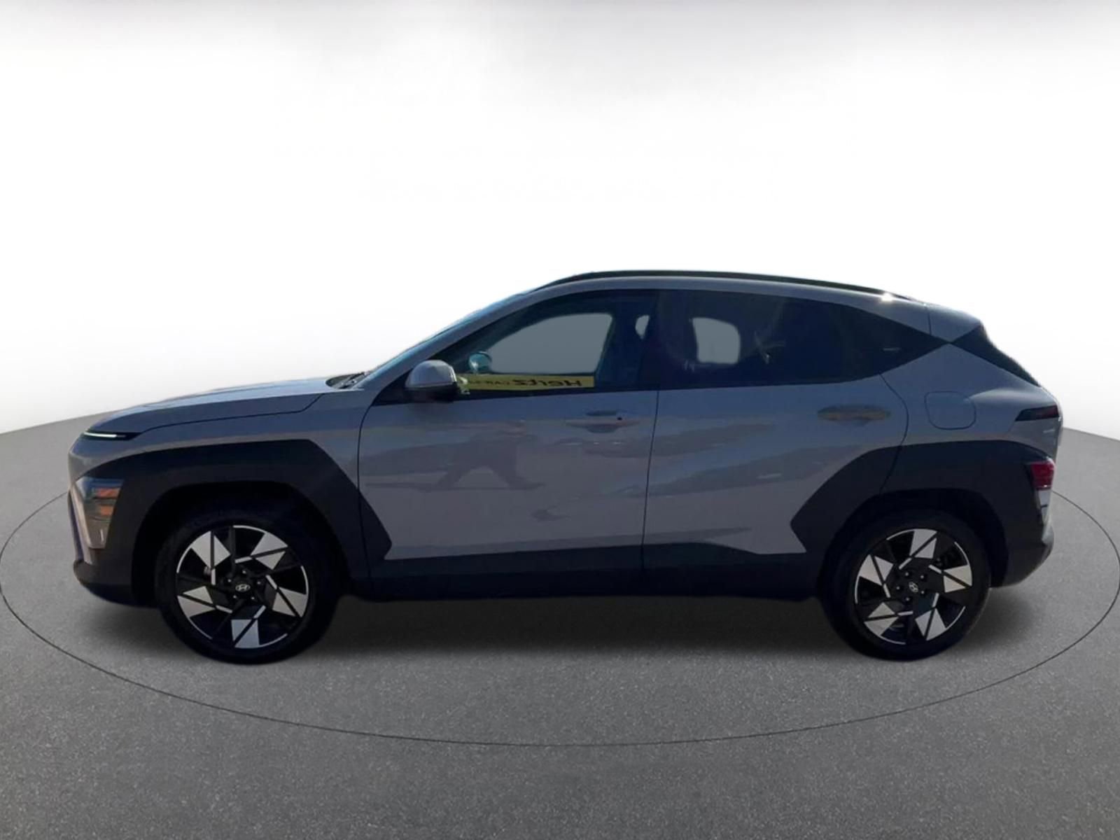 Used 2025 Hyundai Kona SEL image 9
