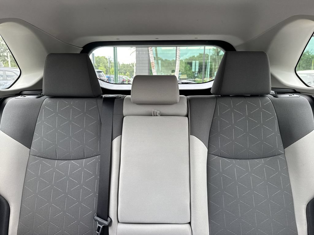 Used 2019 Toyota RAV4 XLE FWD image 18
