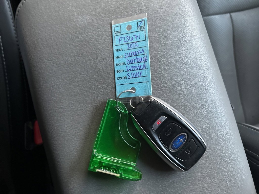 Used 2022 Subaru Outback Limited w/ Popular Package #2 image 11