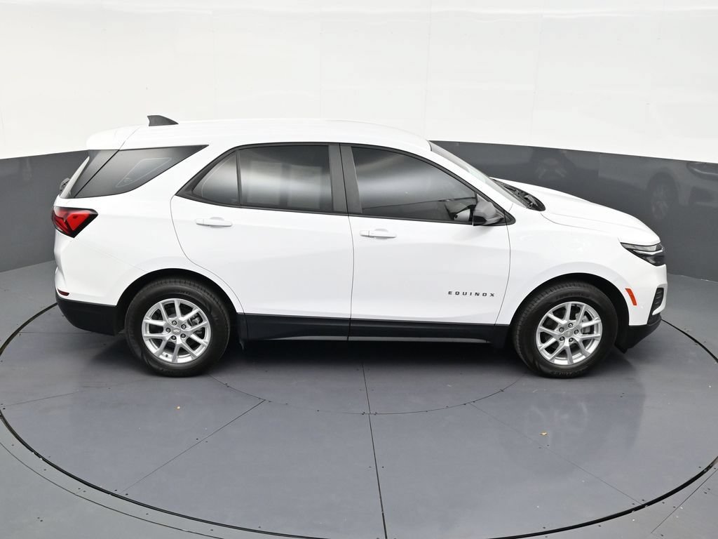 Used 2024 Chevrolet Equinox LS FWD image 17