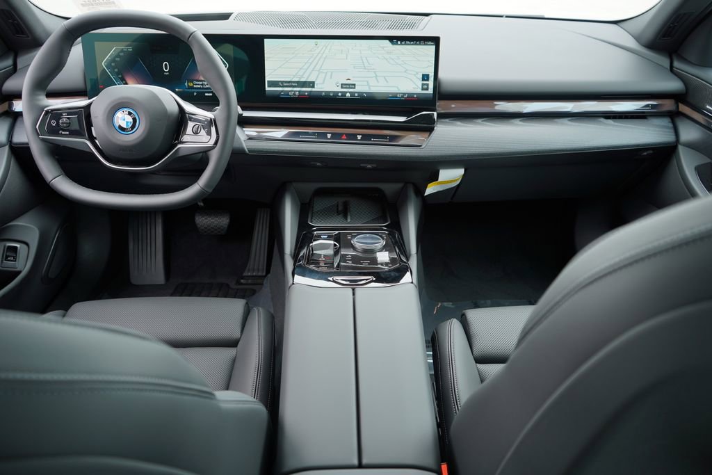 Used 2026 BMW i5 eDrive40 image 14