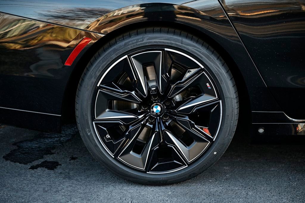 New 2026 BMW 740i w/ Executive Package image 6