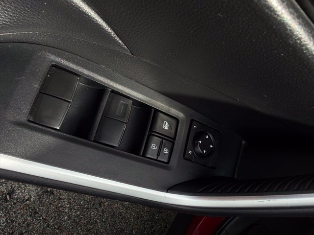 Used 2021 Toyota RAV4 LE FWD image 32