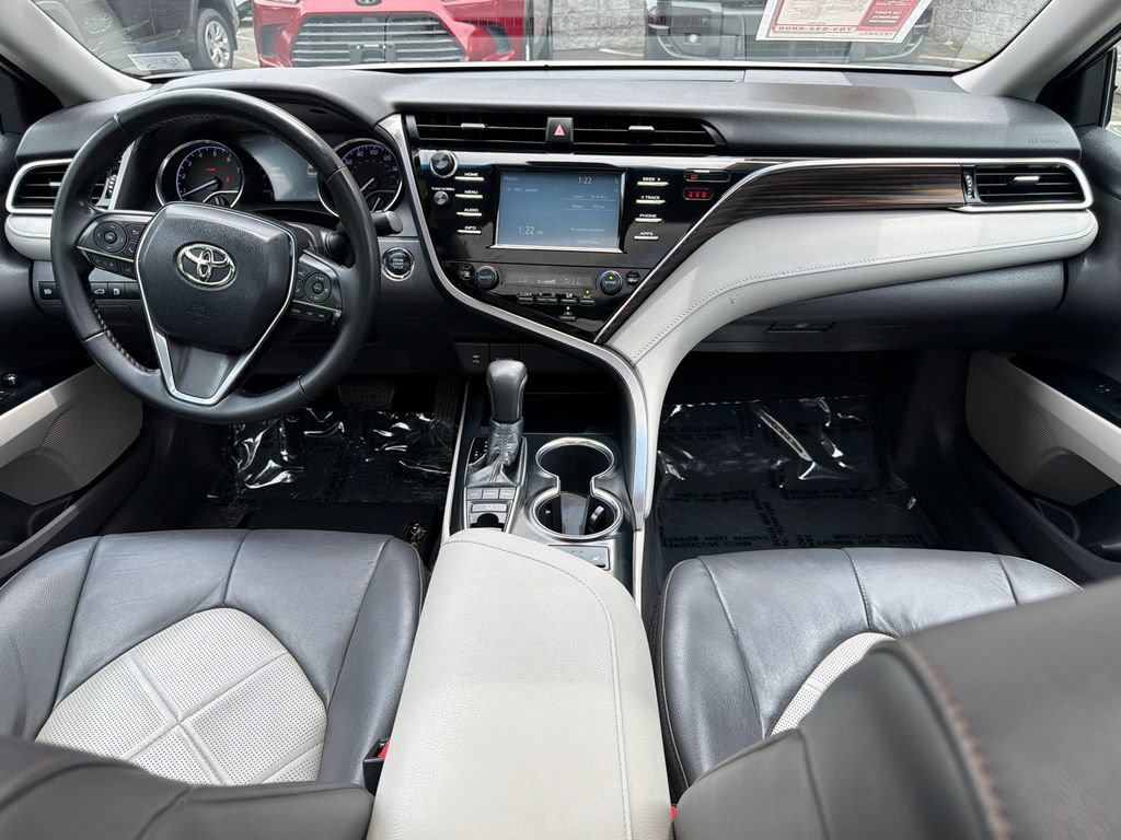 Used 2018 Toyota Camry XLE FWD image 15