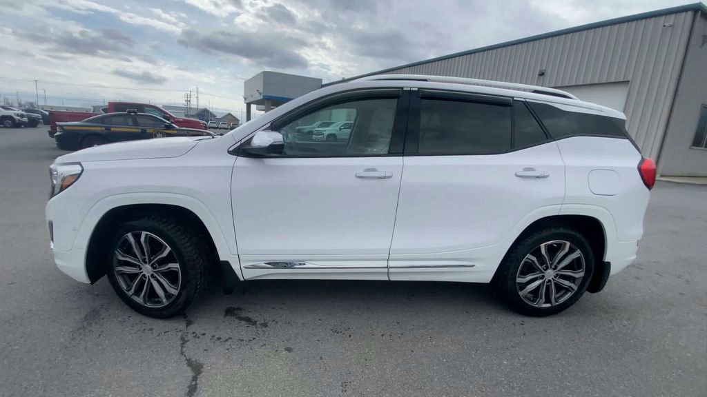 Used 2019 GMC Terrain Denali w/ Advanced Safety Package image 5