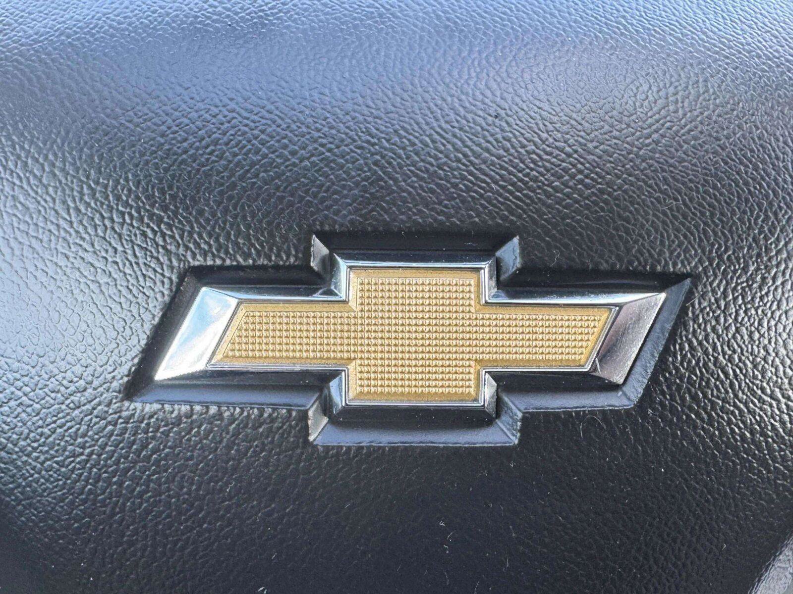 Used 2023 Chevrolet Equinox LT FWD image 24