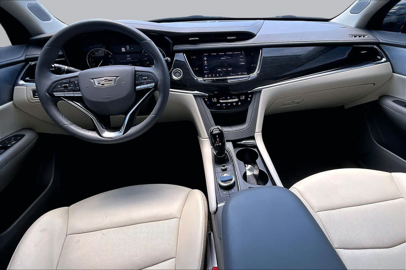 Used 2023 Cadillac XT6 Premium Luxury FWD image 16