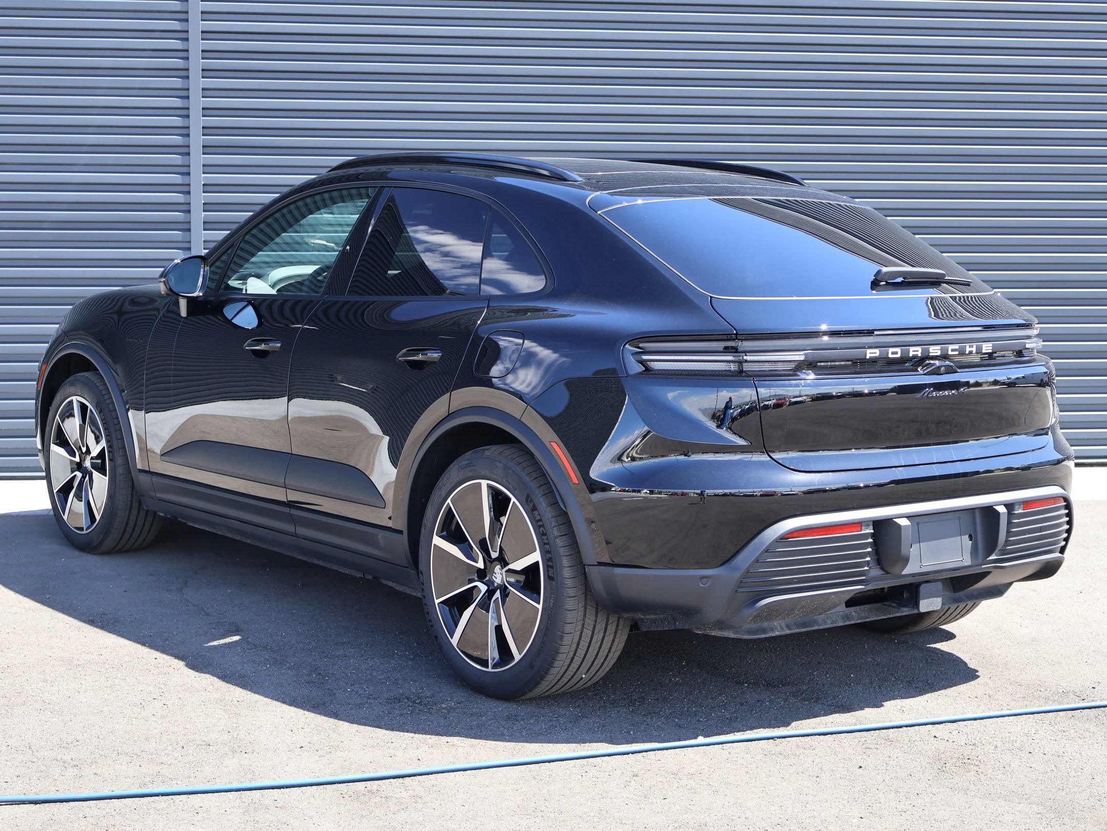 New 2026 Porsche Macan 4 Electric AWD/4WD image 3