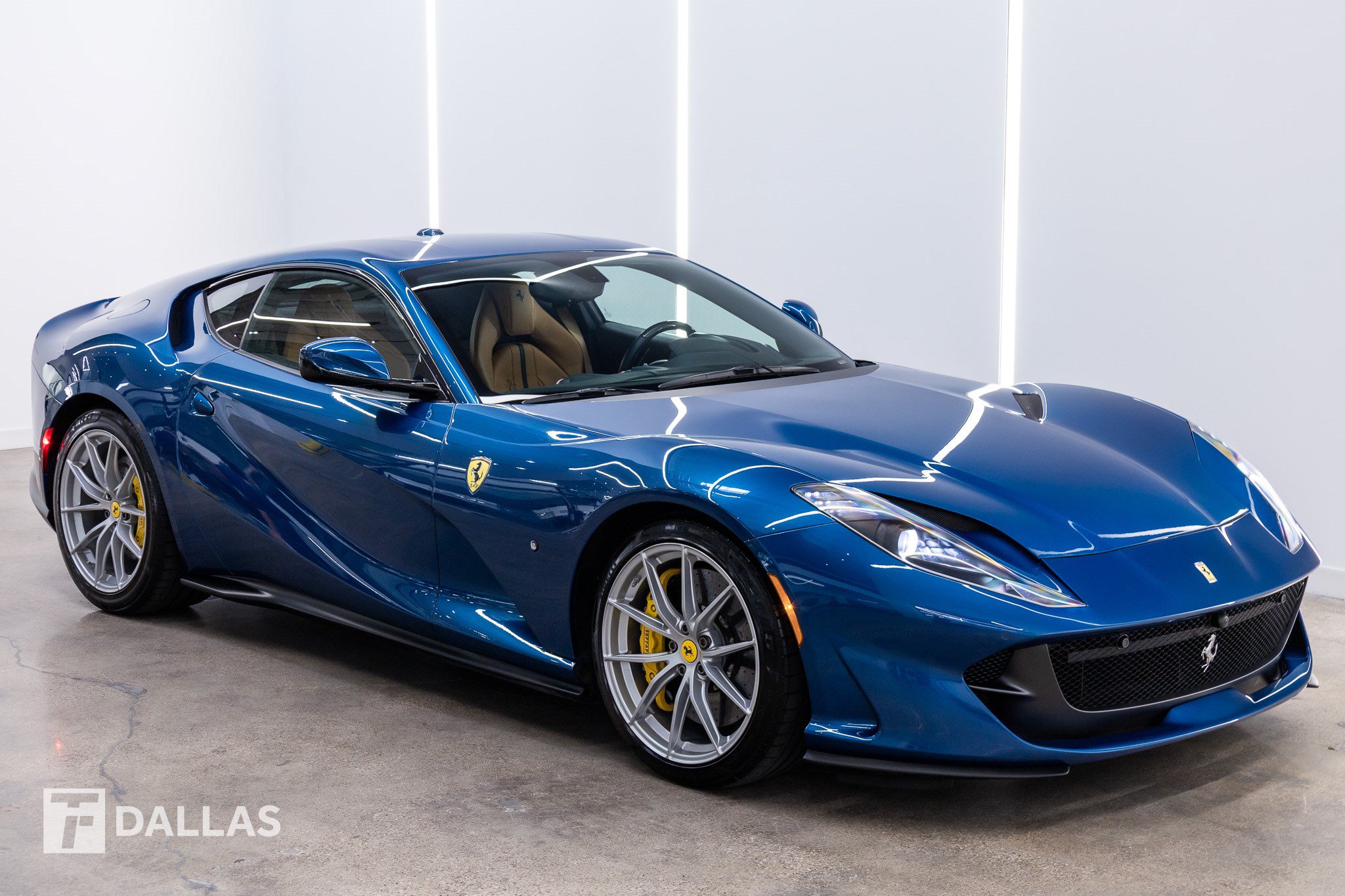 Used 2018 Ferrari 812 Superfast RWD image 24