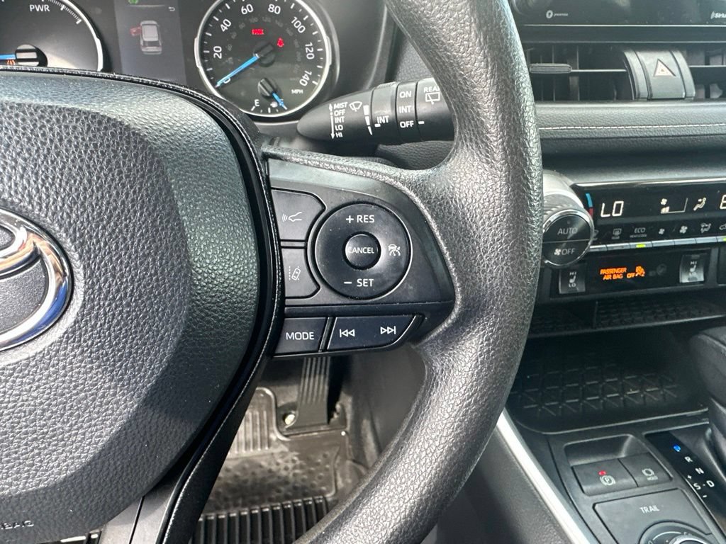 Used 2019 Toyota RAV4 XLE w/ Convenience Package AWD/4WD image 11