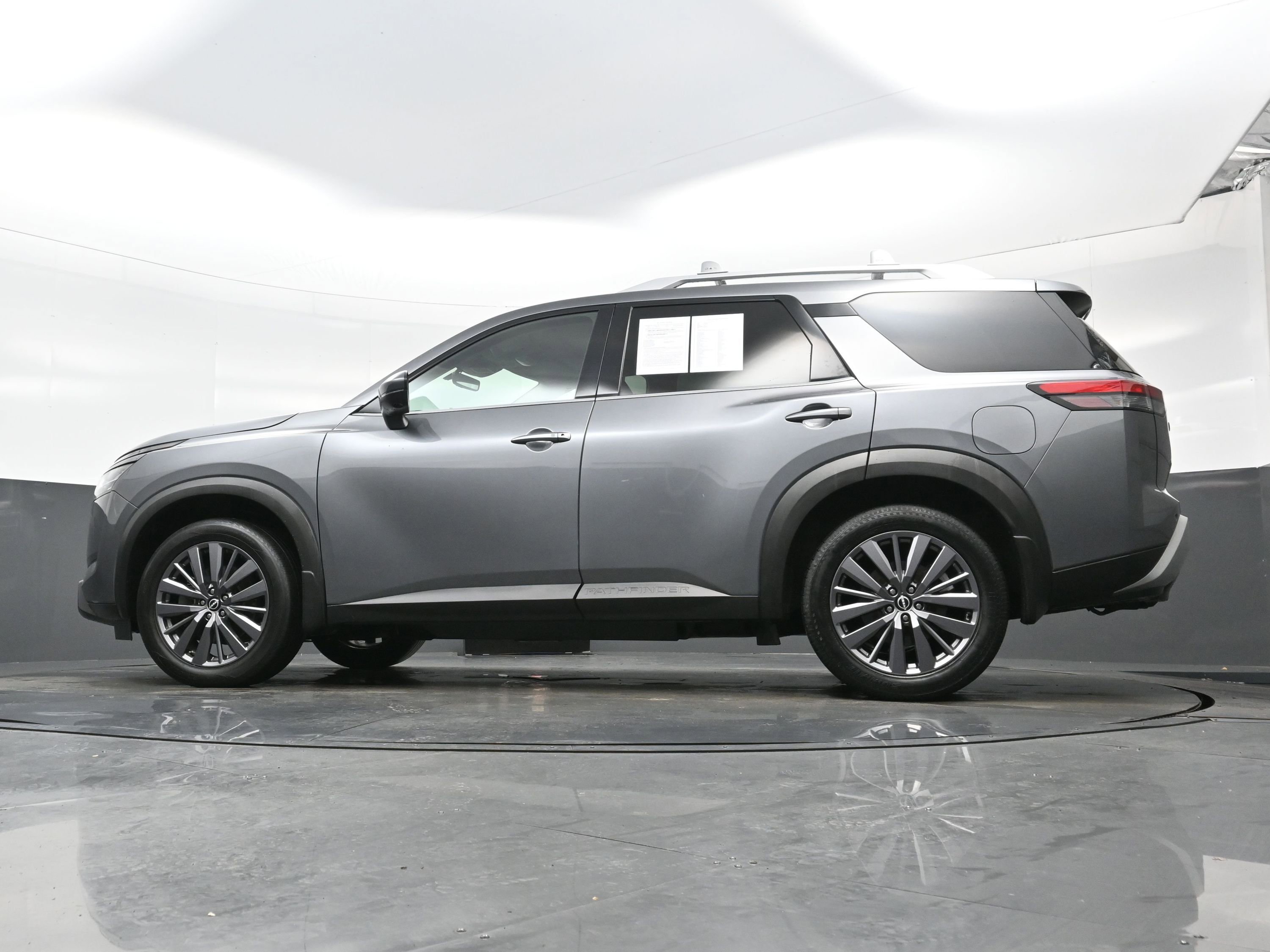 Used 2023 Nissan Pathfinder SL w/ SL Premium Package AWD/4WD image 30