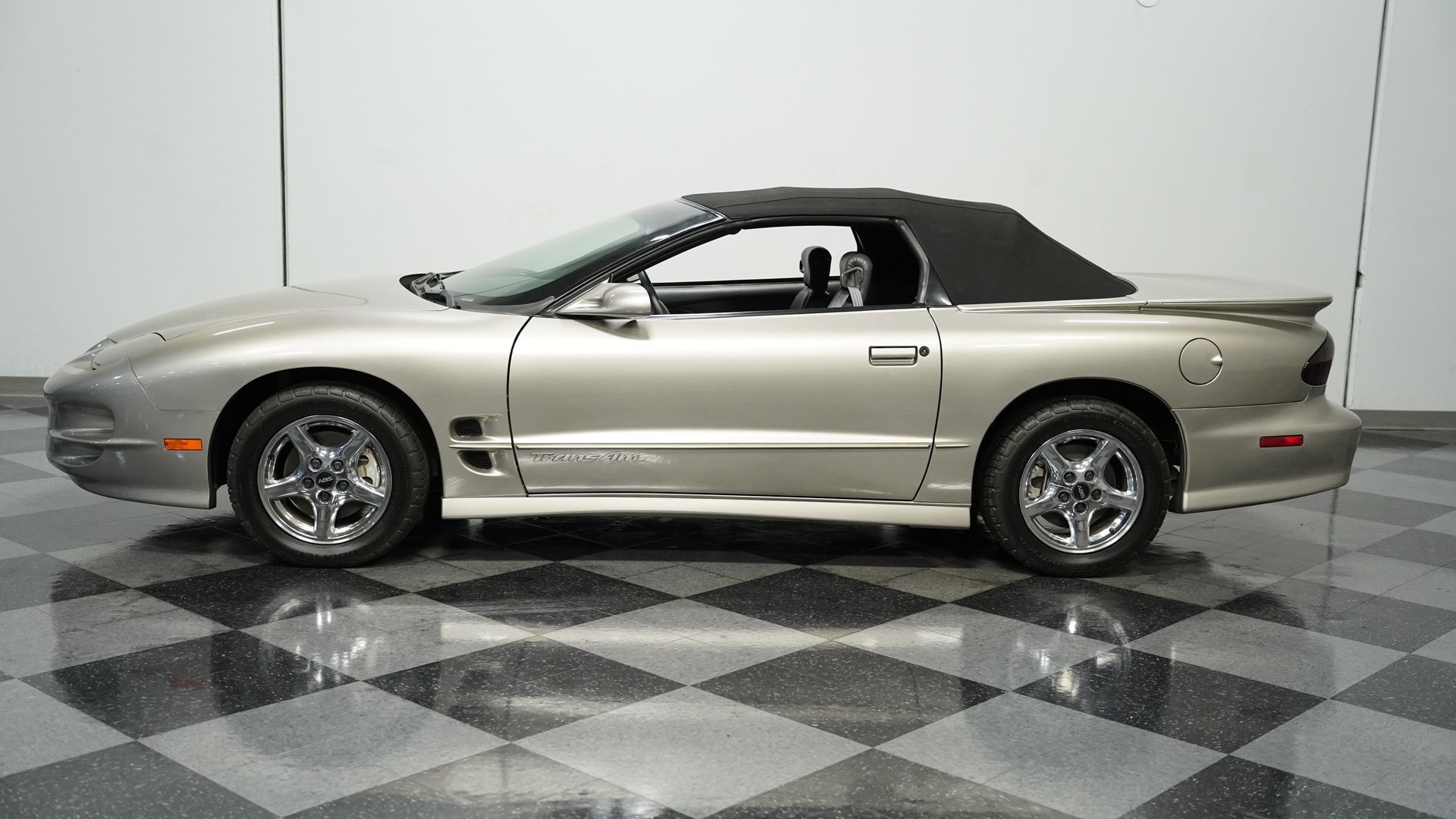 Used 1999 Pontiac Firebird Trans Am image 2