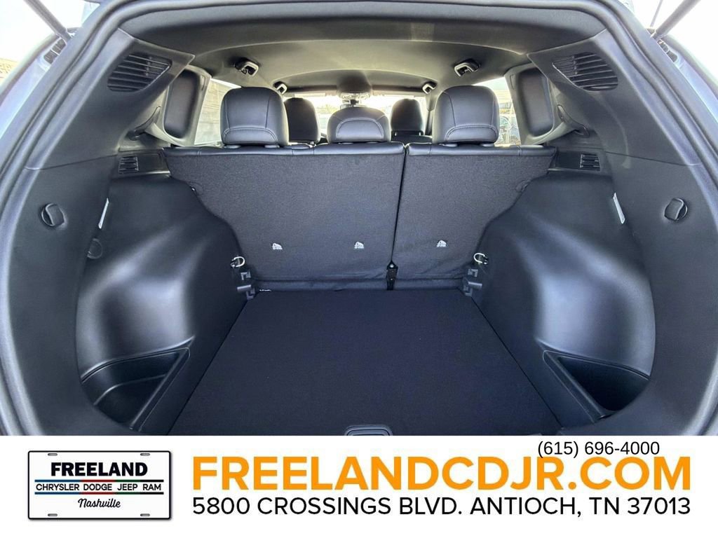 New 2026 Jeep Compass Latitude AWD/4WD image 13