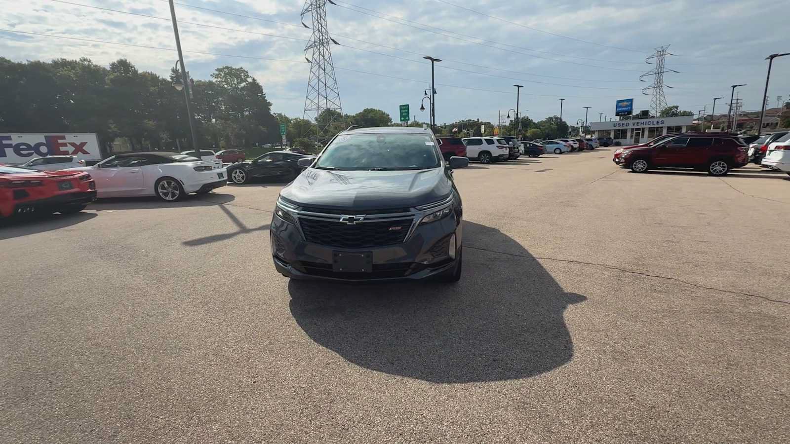 Used 2023 Chevrolet Equinox RS FWD image 3