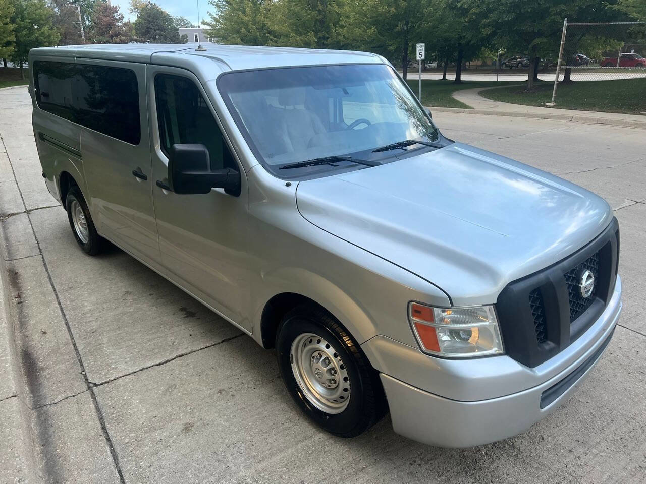 Used 2019 Nissan NV 3500 S image 7