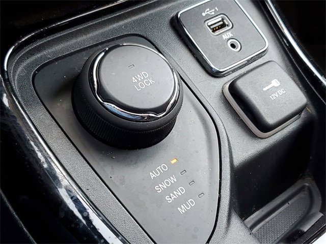 Used 2021 Jeep Compass Limited image 32