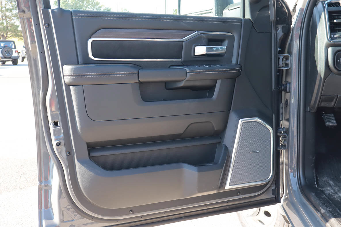 New 2027 RAM 3500 Big Horn AWD/4WD image 9